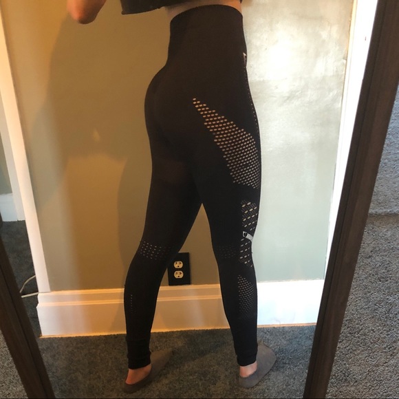 Black gym shark leggings - Picture 4 of 4